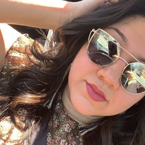 Meet your Posher, Helen